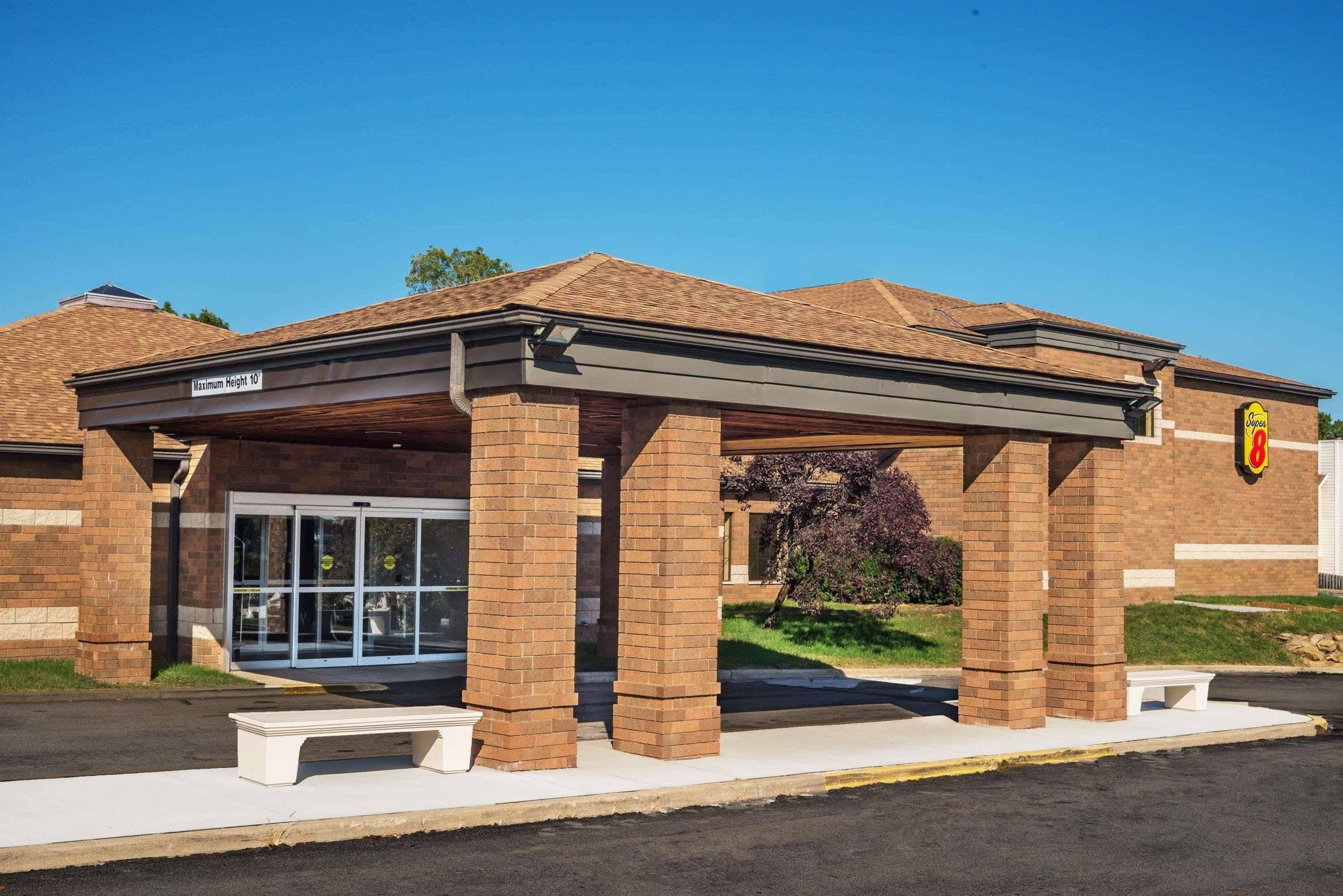 Super 8 By Wyndham Copley Akron Dış mekan fotoğraf